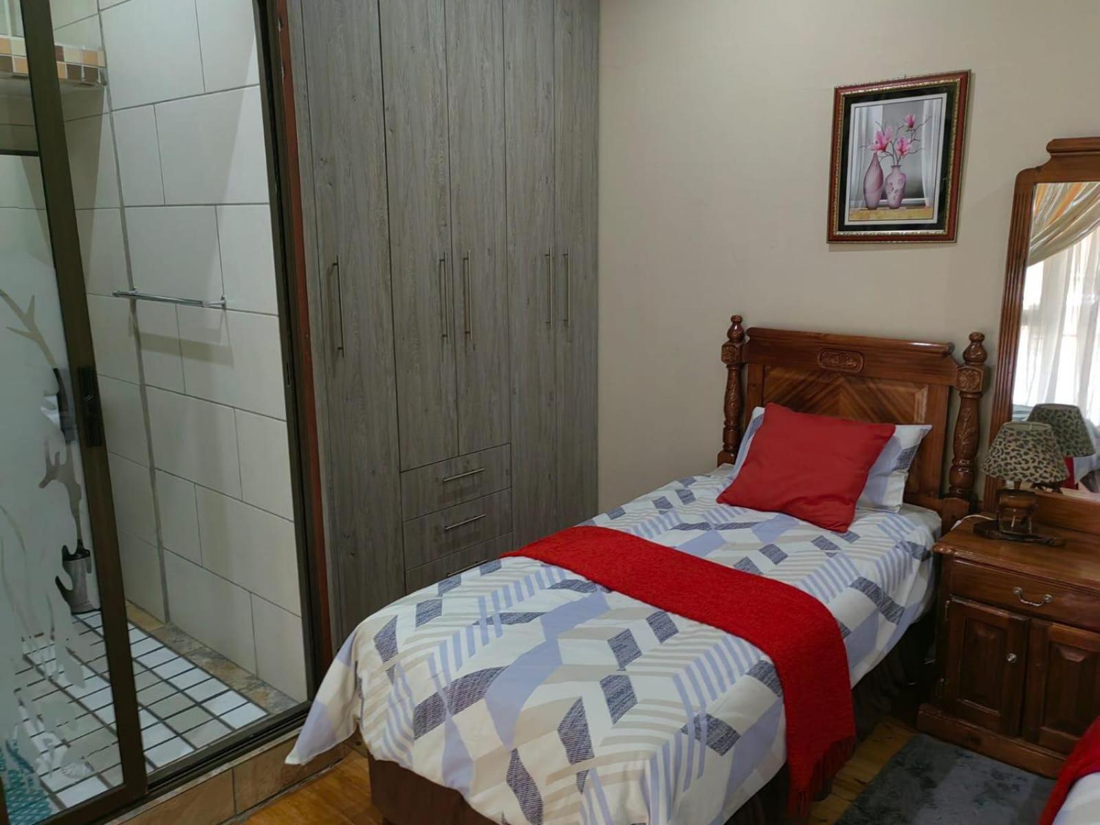 Sibahlenomhlambi Guesthouse Springs  Room photo