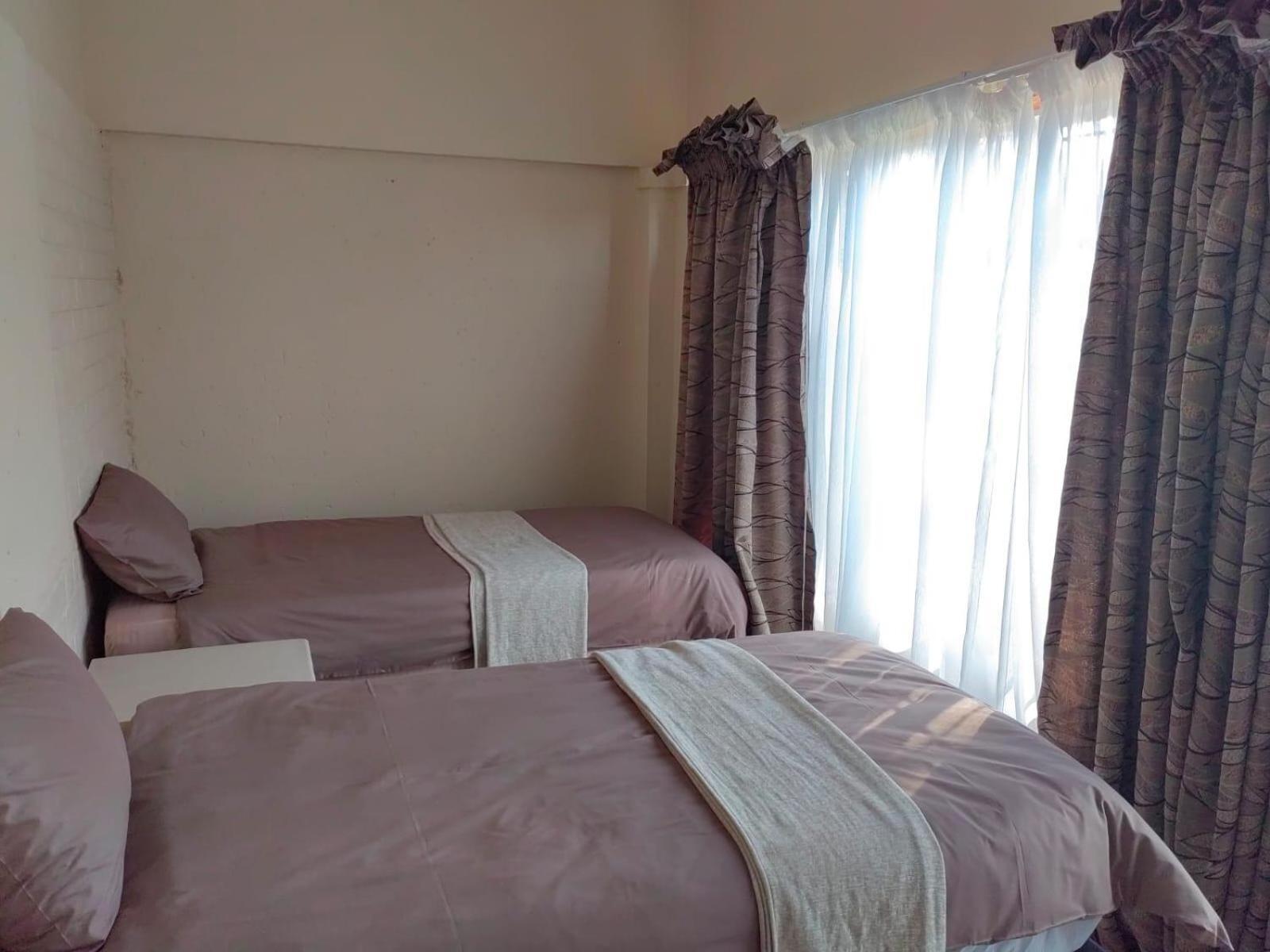Sibahlenomhlambi Guesthouse Springs  Room photo