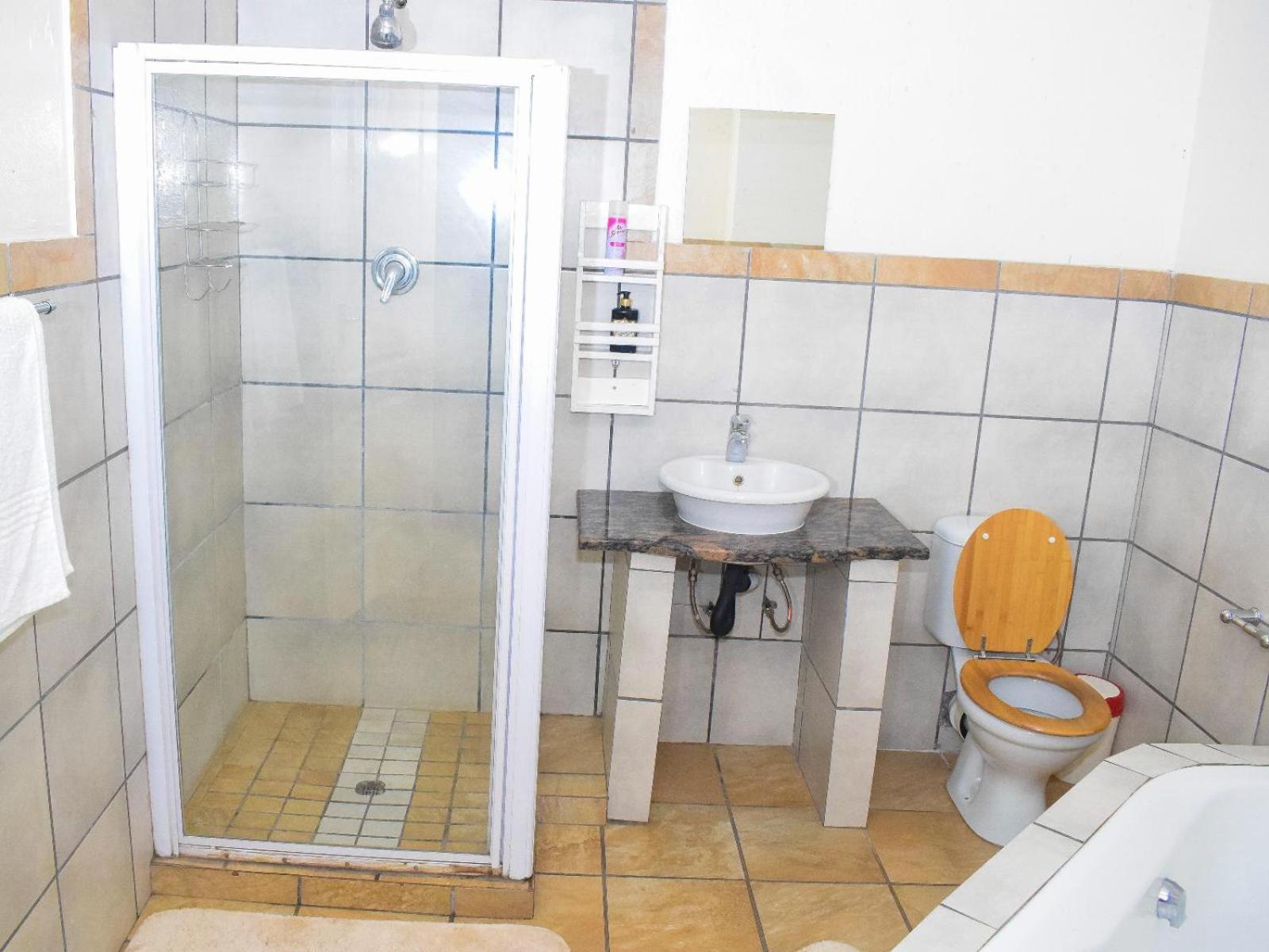 Sibahlenomhlambi Guesthouse Springs  Room photo